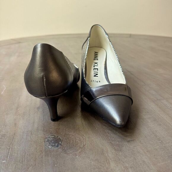 Ann Klein Fin, I flex slip on pumps. - Picture 1 of 5